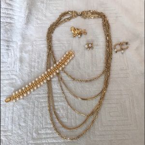 Vintage Avon Gold Tone Jewelry Bundle
